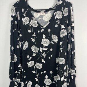 24/7 Maunces Women's Black and White Floral Top Sz. XL